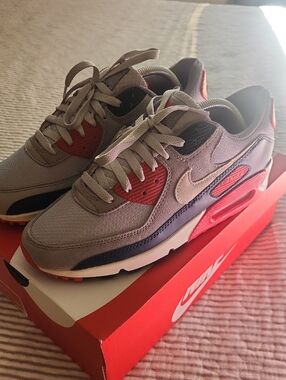 Nike Air Max in Grey, Red and Coral